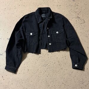 Zara Black Cropped Denim Jacket with Silver Buttons